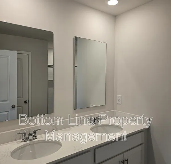 549 Blackpool Ct — Photo 22