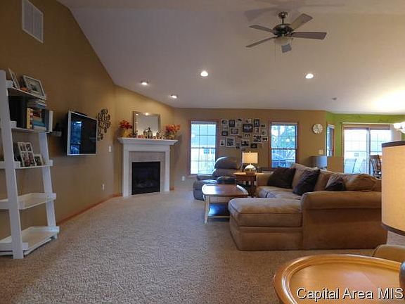 4th image of 408 Dalhlia Dr