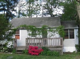 8 Sunset Rd, Colchester, CT 06415