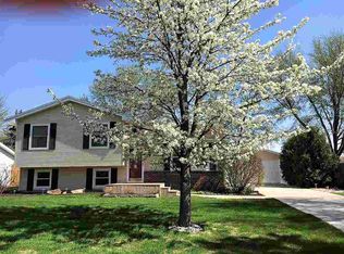 5259 Hutchison Dr, South Beloit, IL 61080