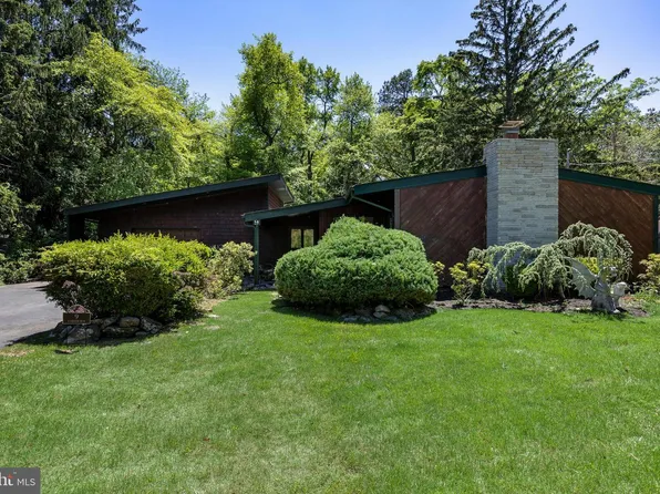 9 S Lakeside Dr W, Medford, NJ 08055