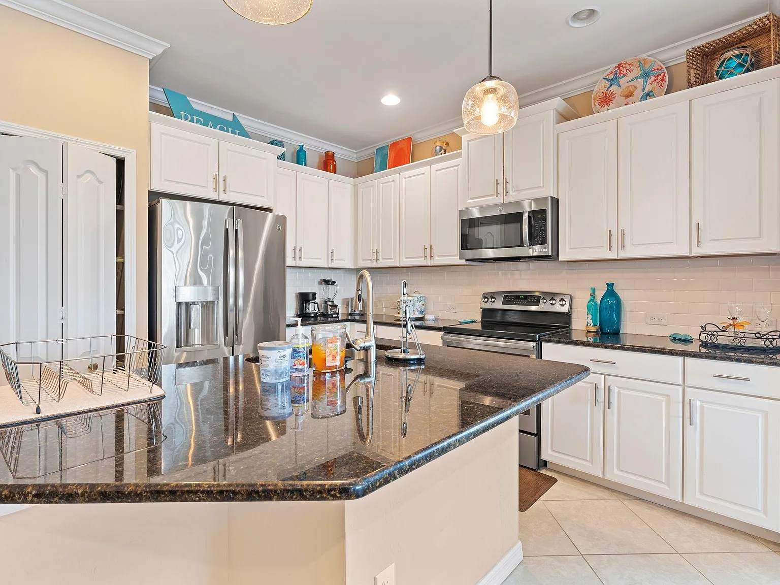 2 bed, 1539 sqft, $4,500 — Photo 3