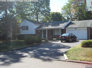 18 Pine St, Montvale, NJ 07645