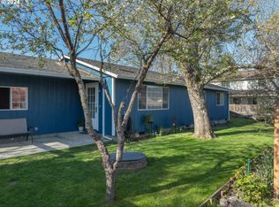 900 27th St, Hood River, OR 97031