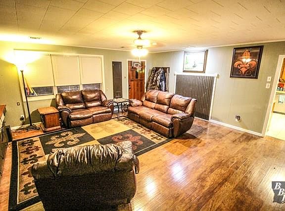 3rd image of 303 Bradford St