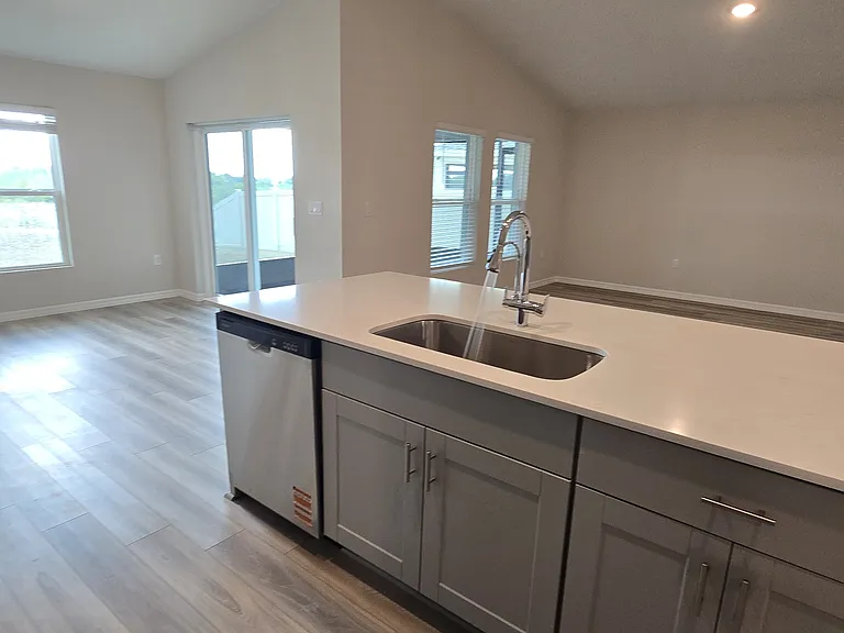 1712 Vanilla St — Photo 7