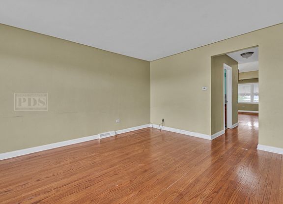 2nd image of 7806 La Crosse Ave