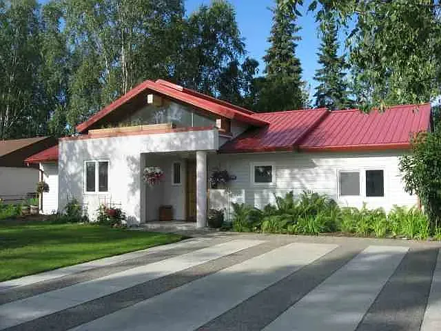 308 Slater Dr — Photo 1