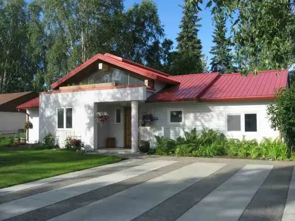 308 Slater Dr, Fairbanks, AK 99701