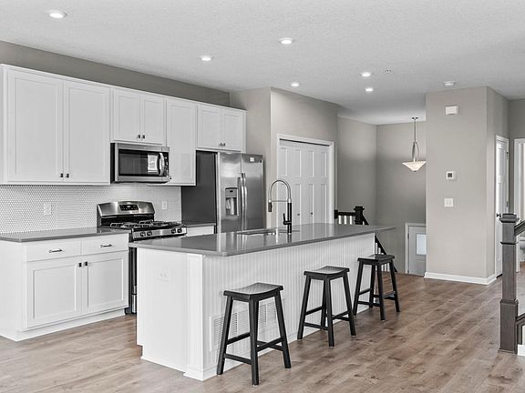 4th image of 6992 Huckleberry Dr