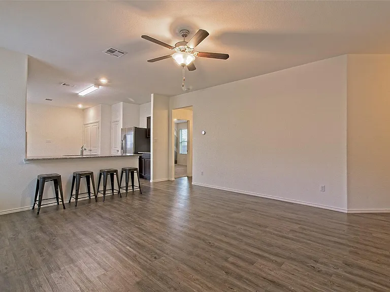 108 Circle Way — Photo 8