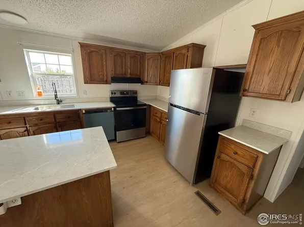 623 Prairie Ave, Brighton, CO 80603