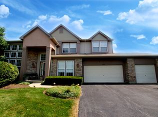 14450 Waterford Ct, Libertyville, IL 60048
