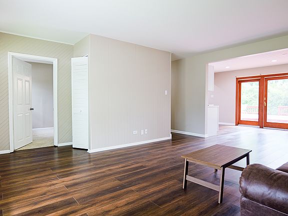 5th image of 1595 Highland Blvd
