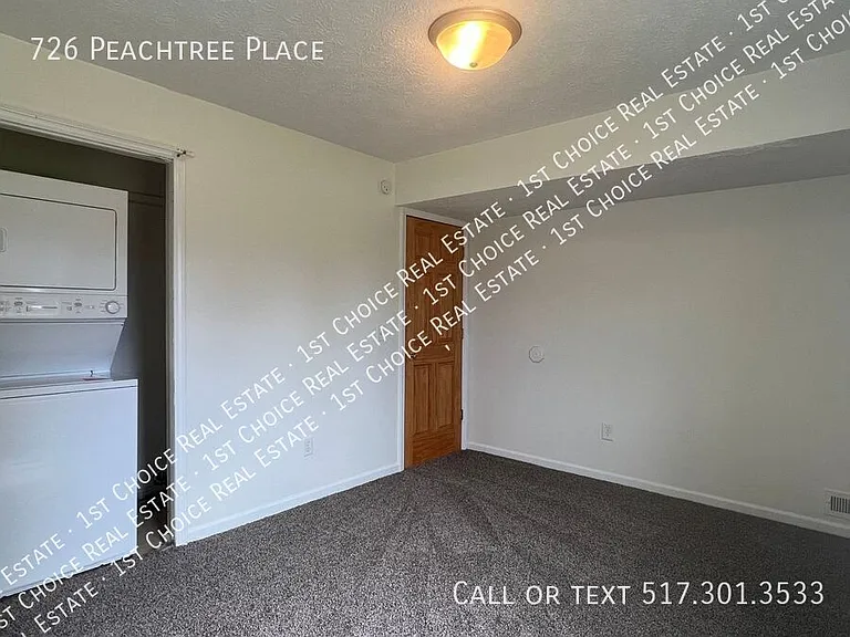 726 Peachtree Pl — Photo 7