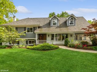 1009 Crestfield Ave, Libertyville, IL 60048