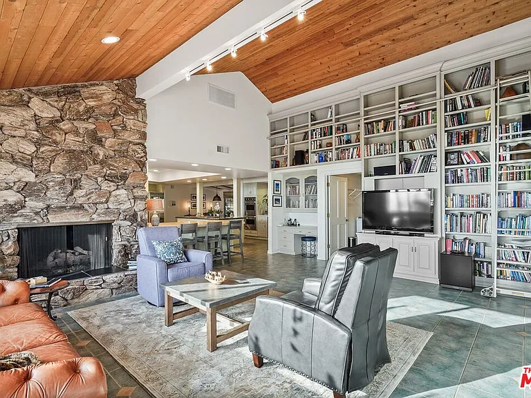 4244 Avenida De La Encinal — Photo 21