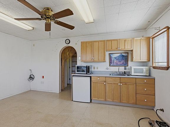 2nd image of 104 Century Ln