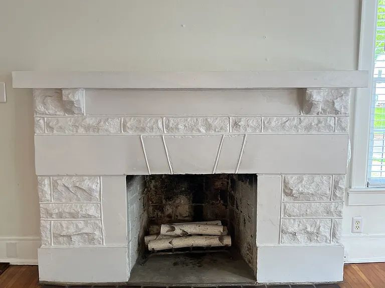 Fireplace is just for aesthetics. Tenants not allowed to use fireplace