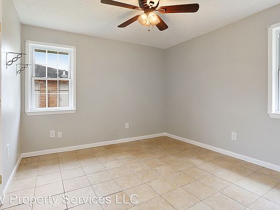 5th image of 1629 Heights Dr