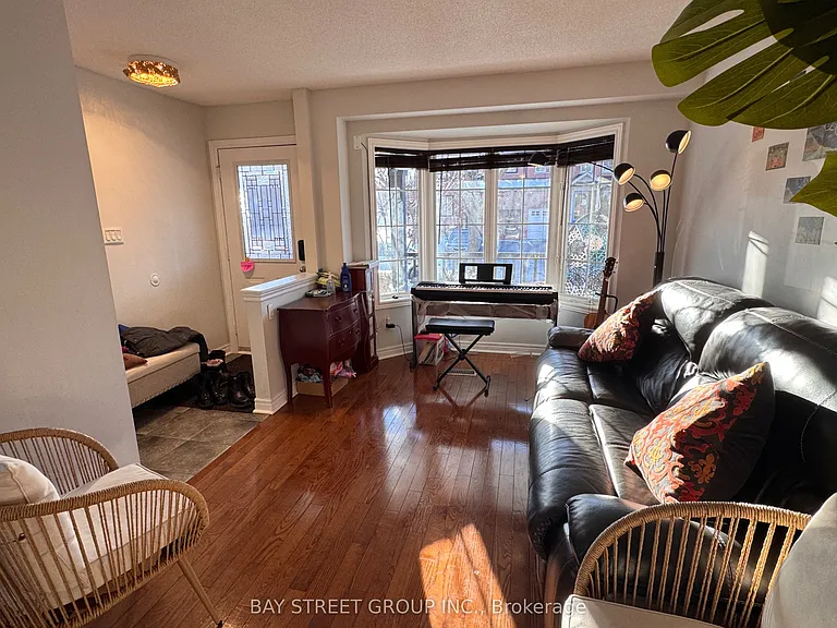 2118 Erin Gate Blvd — Photo 3