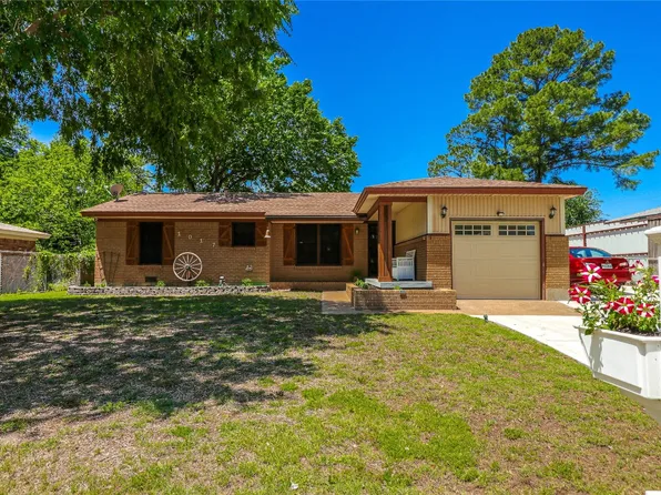 1017 Valentine St, Hurst, TX 76053