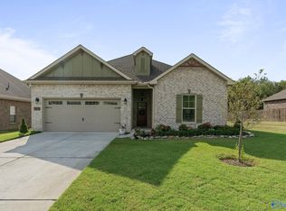 3034 Peevey Creek Ln, Owens Cross Roads, AL 35763