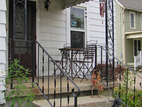2nd image of 2358 2nd St