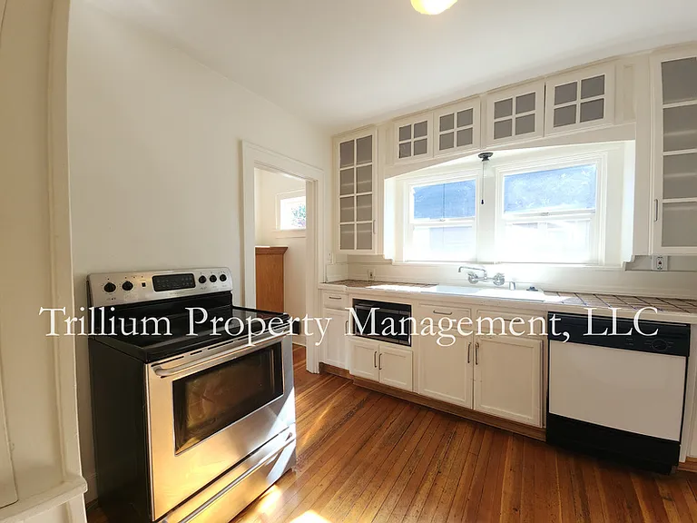 6425 N Curtis Ave — Photo 14