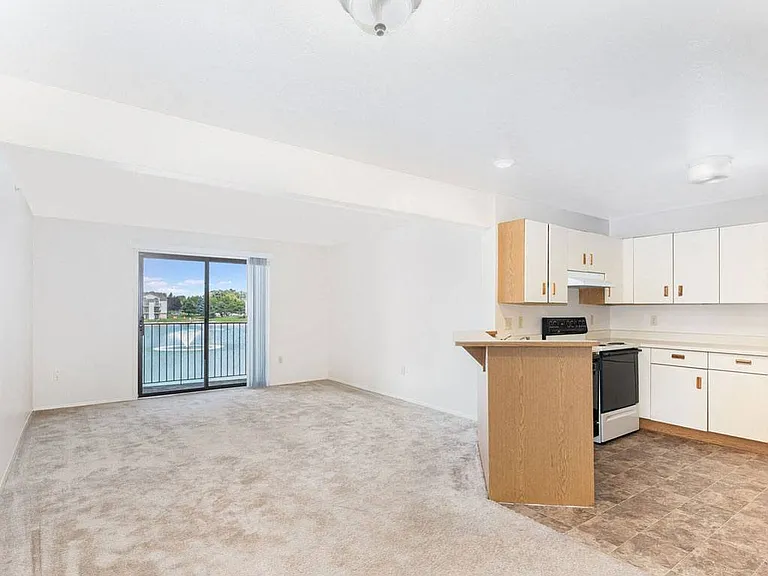 Oak Shores Apartments — Photo 57