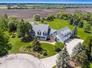 6717 Linden Ln, Huntley, IL 60142