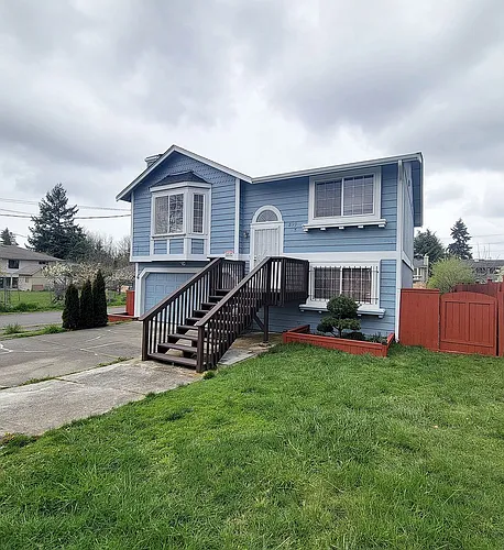 899 S 86th St Photo 1