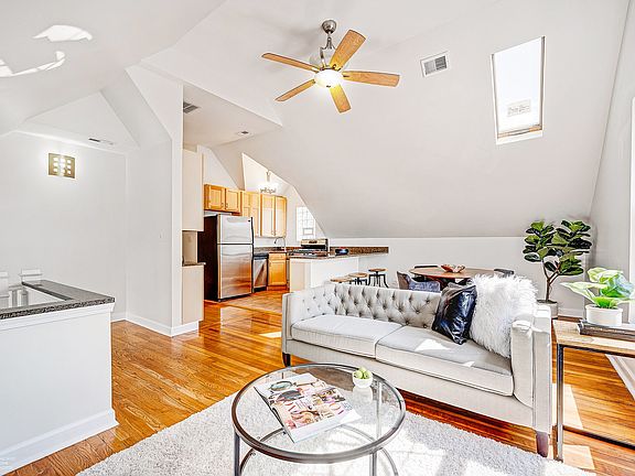 3rd image of 3228 W McLean Ave #3