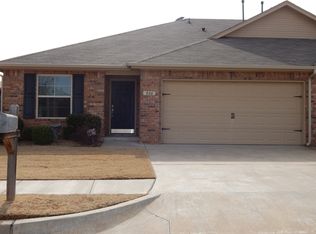 926 W Prairie Wind Way, Mustang, OK 73064