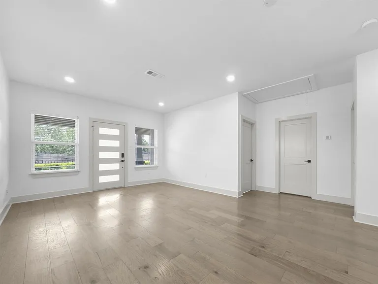 1809 Hardy St — Photo 7