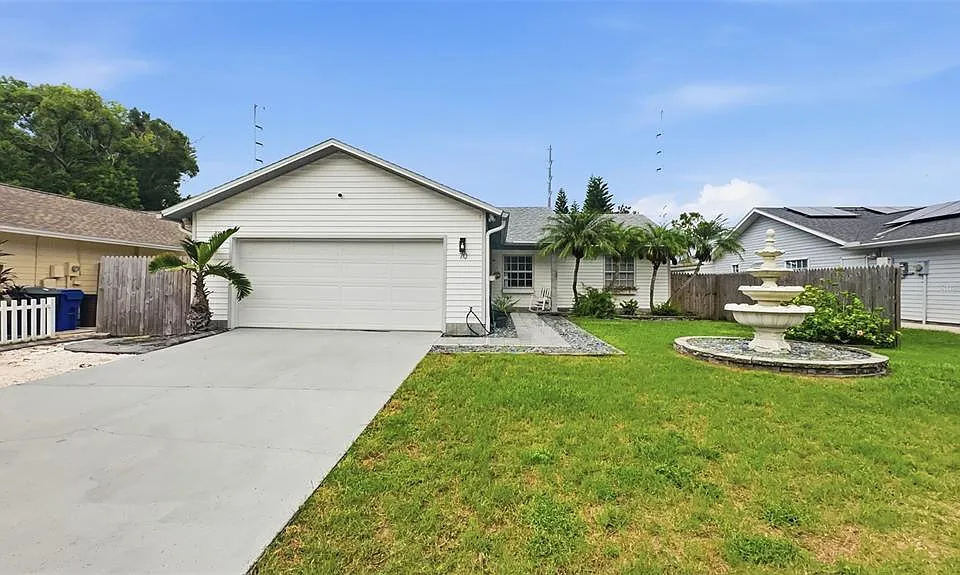 70 Squire Ct