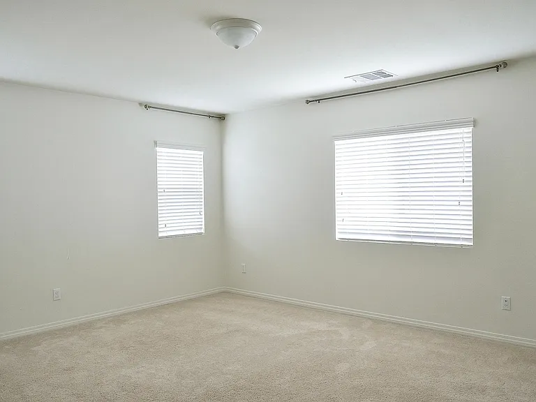 14810 Shelburne Ct — Photo 30