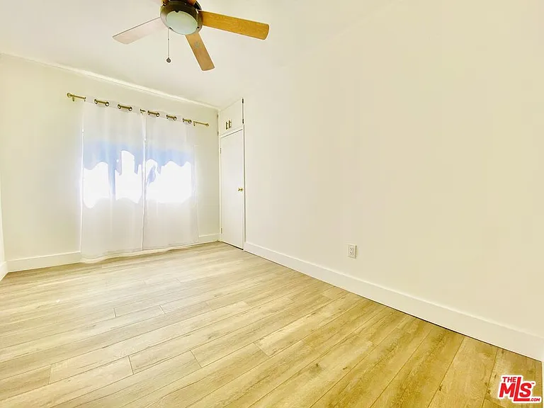 1478 W Vernon Ave — Photo 3
