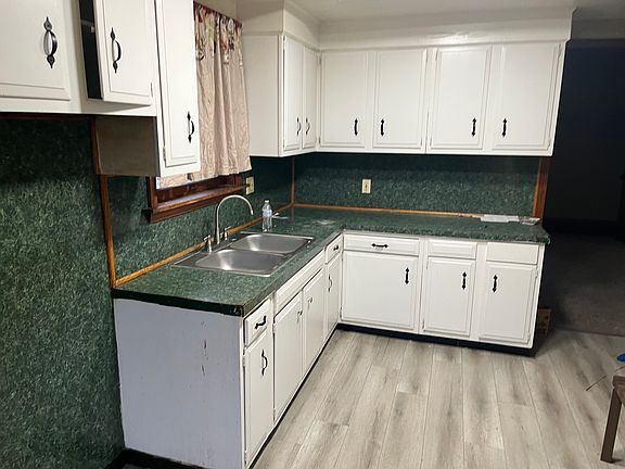 4th image of 1135 Auburn Pl NW