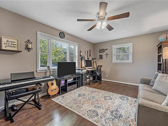 2nd image of 320 Javelina Dr