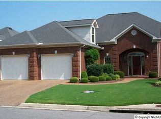 910 Village Ct SW, Decatur, AL 35603