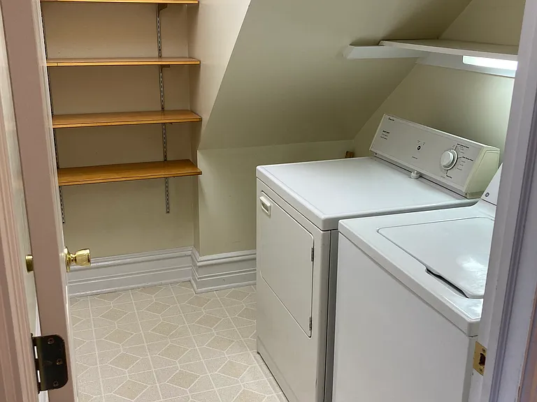 100 E State St #3 — Photo 4