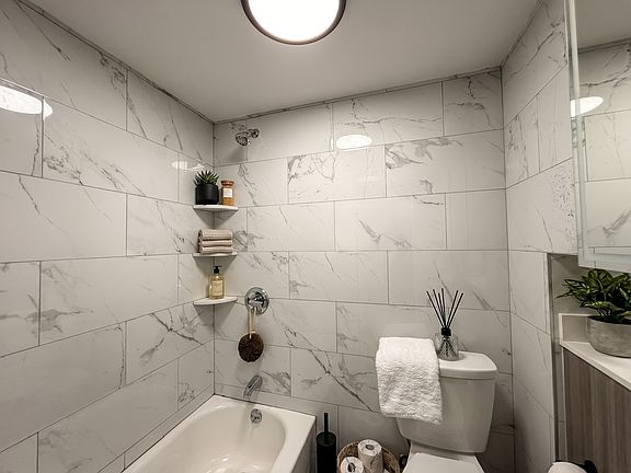 4th image of 19 Stuyvesant St APT Bb