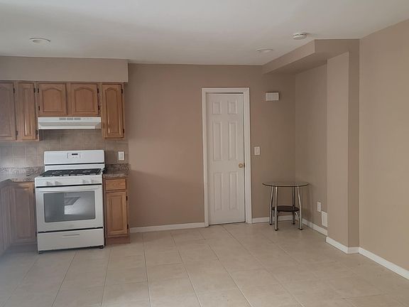 3rd image of 153 Malone Ave Floor 1