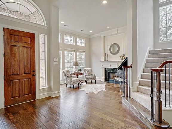 3rd image of 106 Wilmington Ct