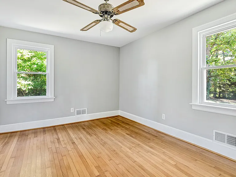 8807 Turnbull Ave — Photo 13
