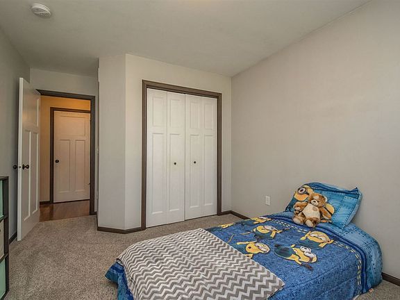 4th image of 541 Rolling Hills Dr