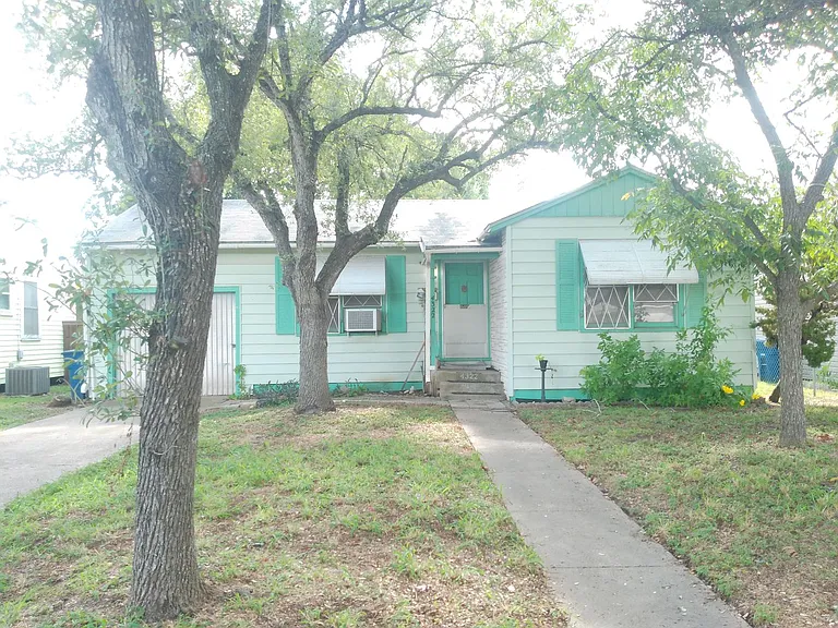 4322 Fir St — Photo 2
