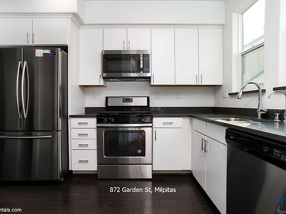 4th image of 872 Garden St