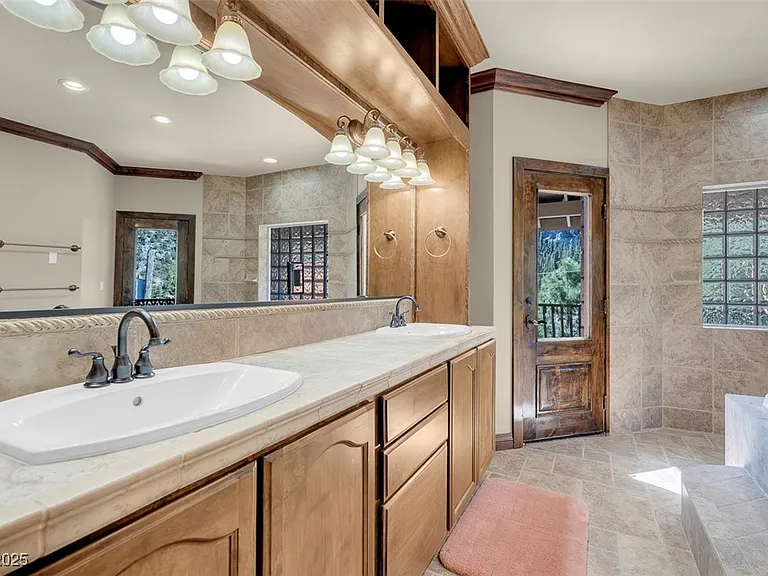 264 Crestview Dr — Photo 52